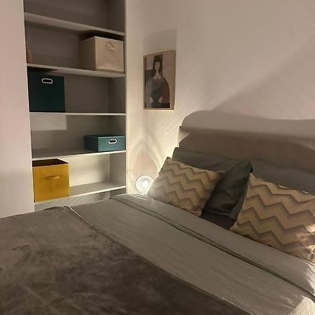Stylish Renovated Apartment In Chiado Lisboa Ngoại thất bức ảnh