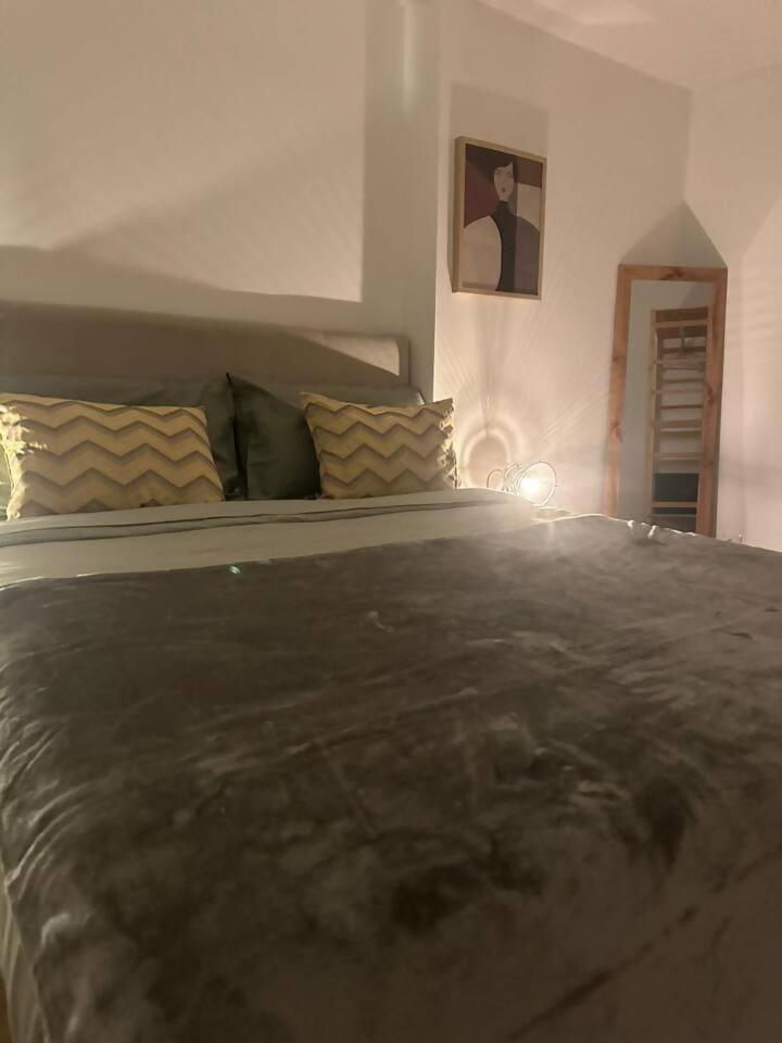 Stylish Renovated Apartment In Chiado Lisboa Ngoại thất bức ảnh