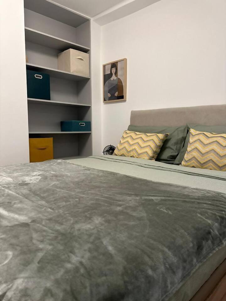 Stylish Renovated Apartment In Chiado Lisboa Ngoại thất bức ảnh