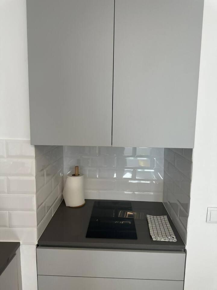 Stylish Renovated Apartment In Chiado Lisboa Ngoại thất bức ảnh