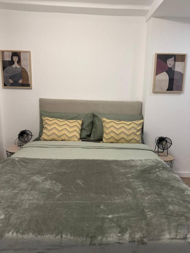 Stylish Renovated Apartment In Chiado Lisboa Ngoại thất bức ảnh