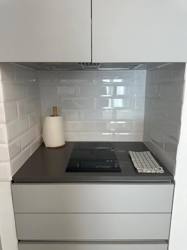 Stylish Renovated Apartment In Chiado Lisboa Ngoại thất bức ảnh